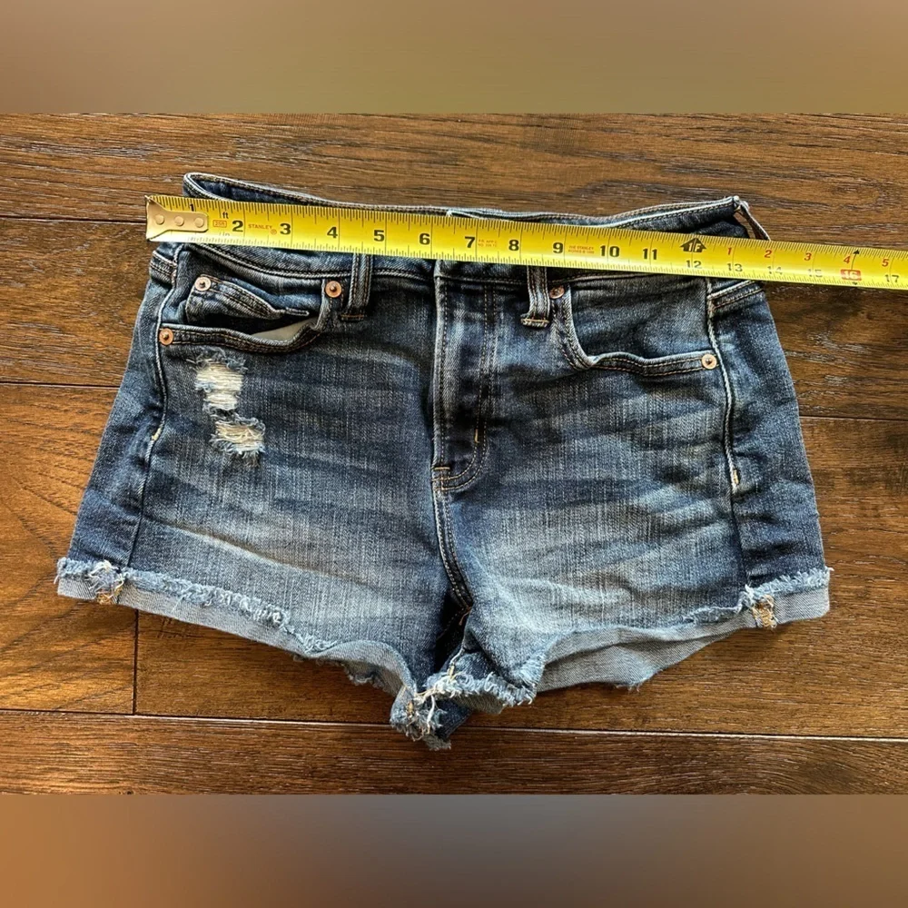 American Eagle Outfitters stylish distressed